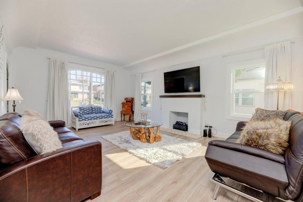 Lovely White Beach House Redondo Beach Bagian luar foto